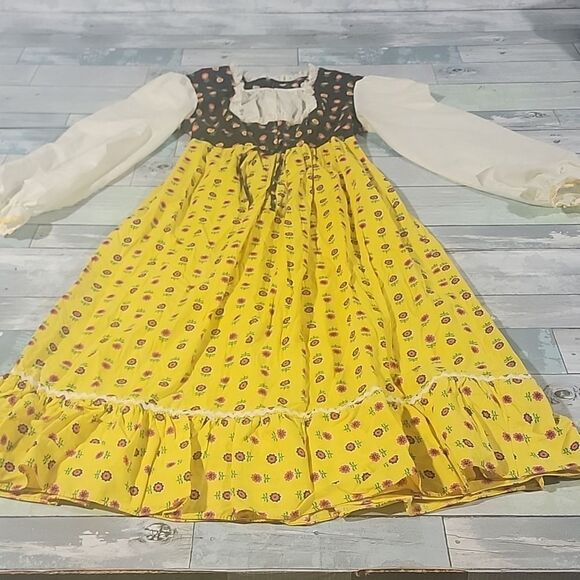 HOMEMADE Girls Vintage Floral Floor Length Dress Super Vute Yellow, Cream n Navy - Picture 1 of 8